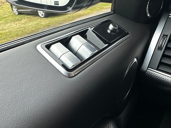 Land Rover Range Rover Sport 15 of 29