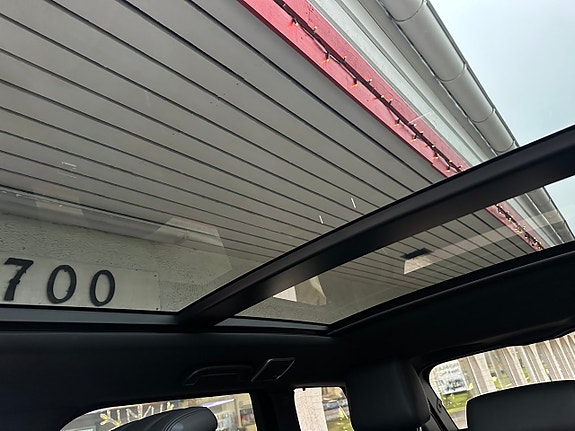 Land Rover Range Rover Sport 17 of 29