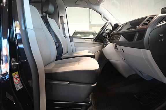 Volkswagen Transporter 10 of 21