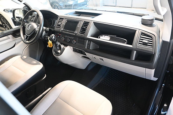 Volkswagen Transporter 9 of 21