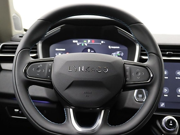 Lynk & Co 01 11 of 30