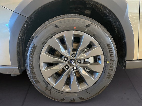 Subaru Outback 10 of 25