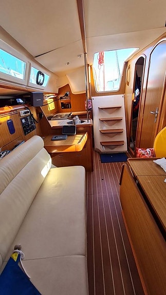 Jeanneau Sun Fast 32i 2 of 5