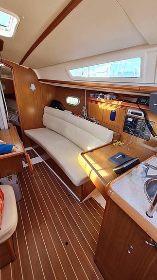 Jeanneau Sun Fast 32i 3 of 5