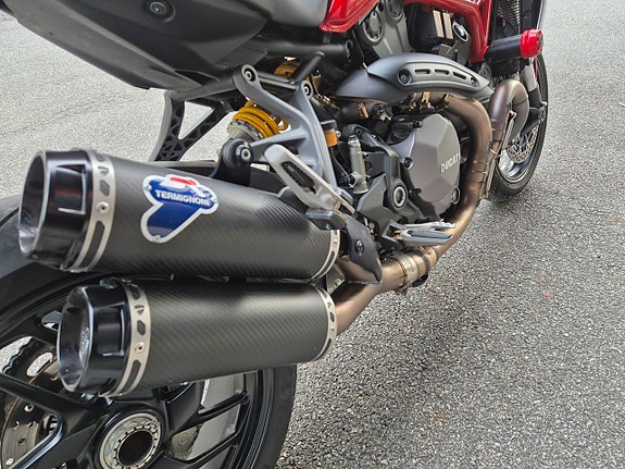 Ducati 1200 Monster -18 5 of 5
