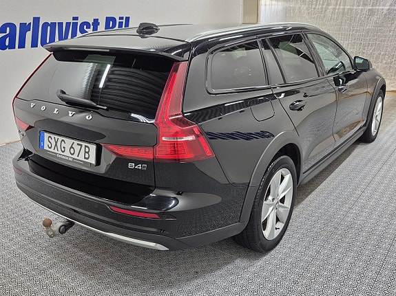 Volvo V60 Cross Country 4 of 5