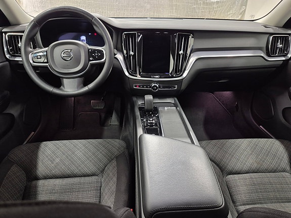 Volvo V60 Cross Country 6 of 11