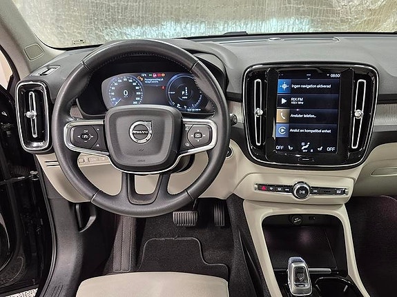 Volvo XC40 6 of 9