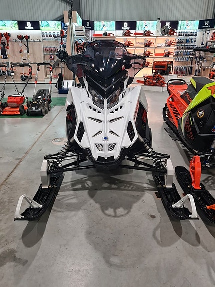 Polaris 650 Switchback 146 CRAZY DEAL ABRIS Leksand ONLINE 2 of 8