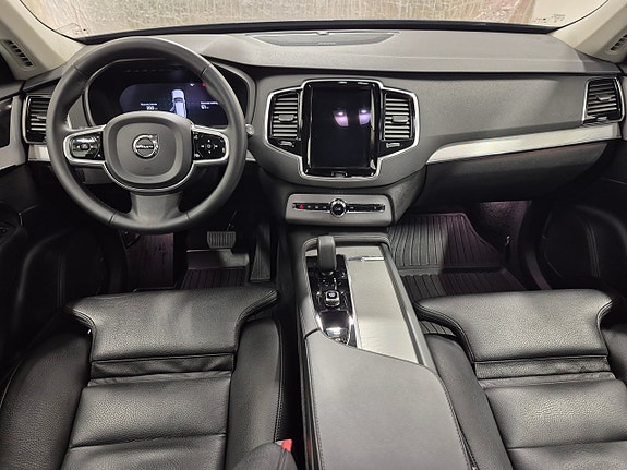 Volvo XC90 6 of 9