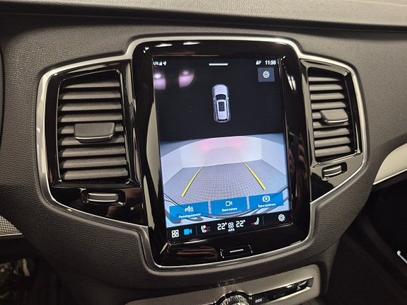 Volvo XC90 8 of 9