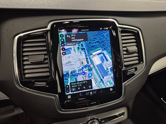 Volvo XC90 7 of 9