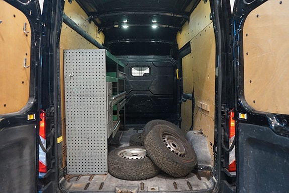 Ford Transit 10 of 11