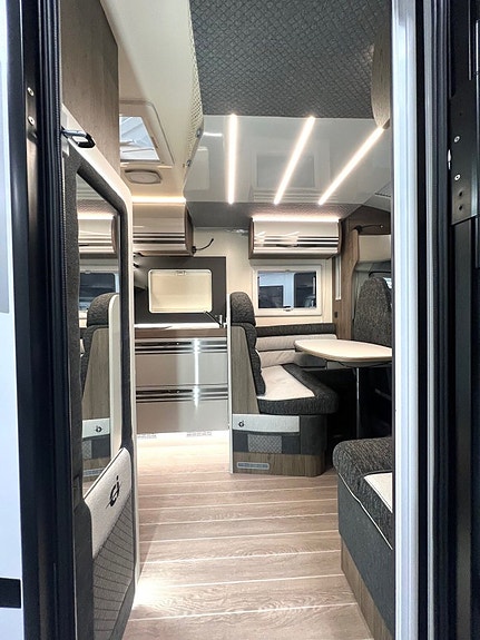 CI Magis 82 XT 5 of 5
