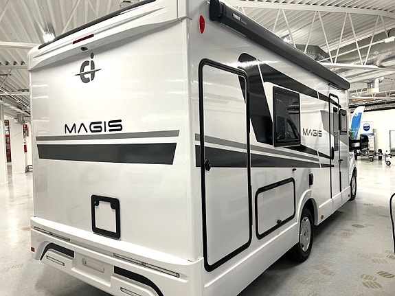 CI Magis 82 XT 2 of 5