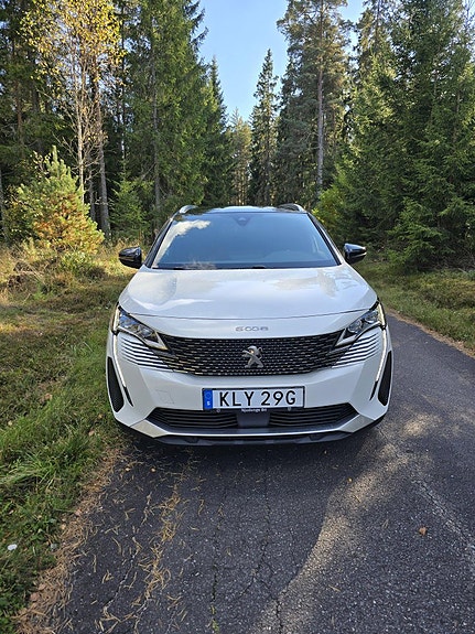 Peugeot 5008 2 of 5