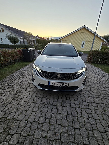 Peugeot 5008 3 of 5