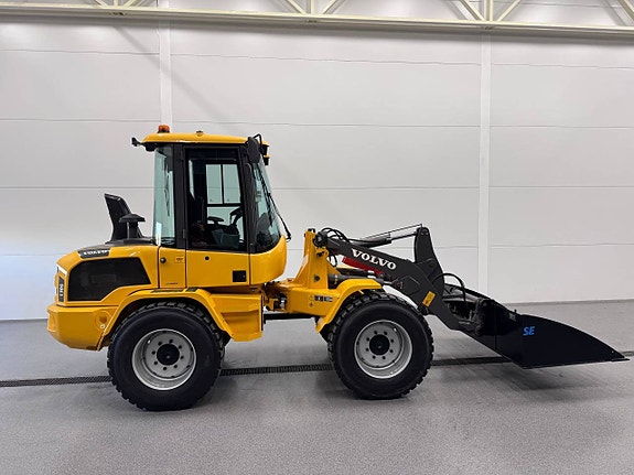 Volvo L30G Med nya snödäck