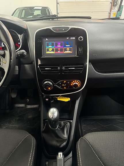 Renault Clio 8 of 18