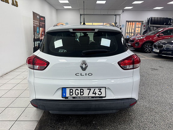 Renault Clio 16 of 18