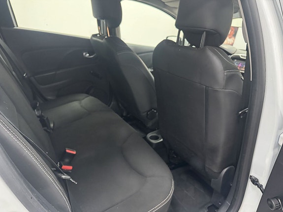 Renault Clio 10 of 18