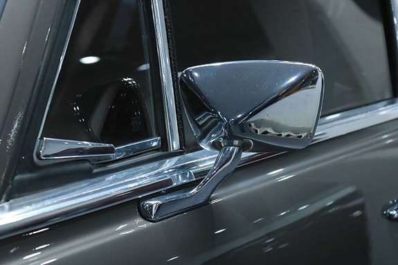 Mercedes-Benz 230 14 of 25