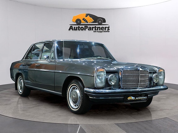 Mercedes-Benz 230 2 of 5