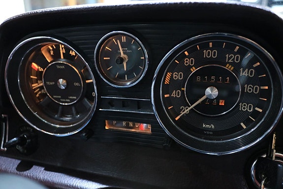 Mercedes-Benz 230 10 of 25