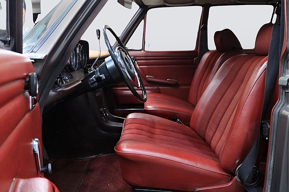 Mercedes-Benz 230 5 of 5