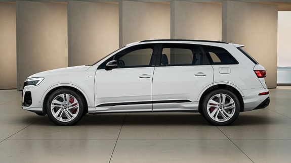 Audi Q7 2 of 5