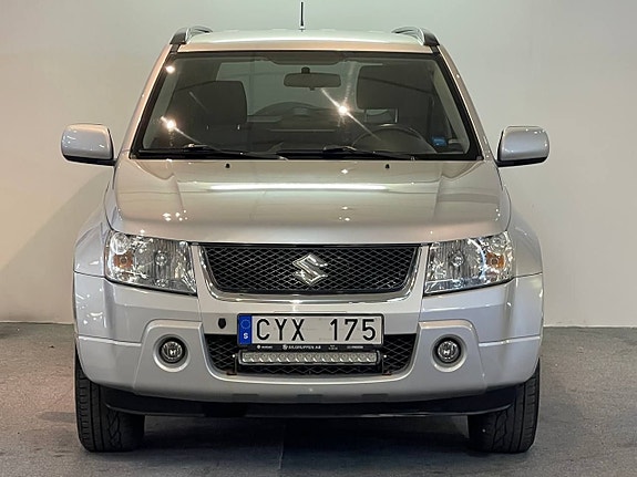 Suzuki Grand VITARA 3-DÖRRAR 1.6 VVT 4WD OMBYGGD BIL EPA NY BESIKTAD 2 of 14