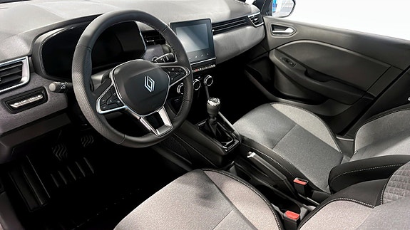 Renault Clio 15 of 30
