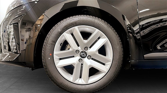 Renault Clio 30 of 30