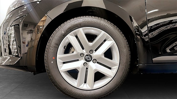 Renault Clio 29 of 30