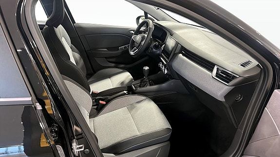 Renault Clio 9 of 30