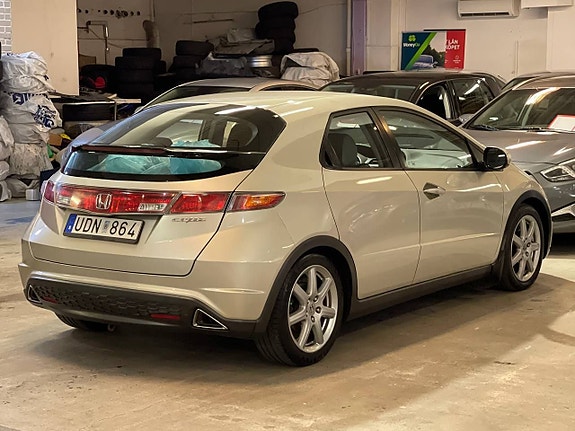Honda Civic 4 of 5