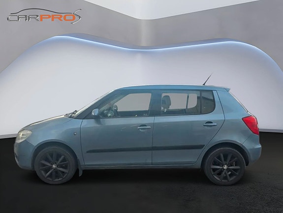 Skoda Fabia 2 of 5