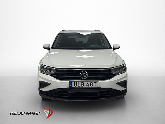 Volkswagen Tiguan 3 of 5