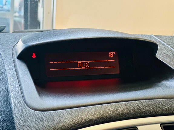 Renault Clio 14 of 15