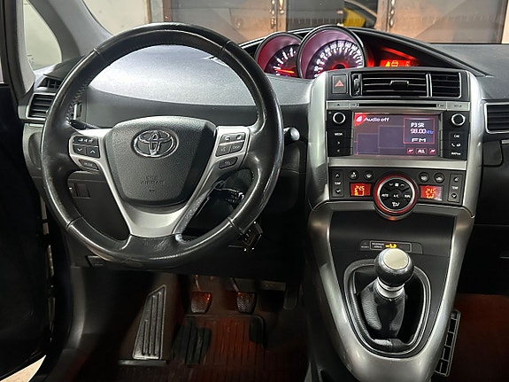 Toyota Verso 15 of 26