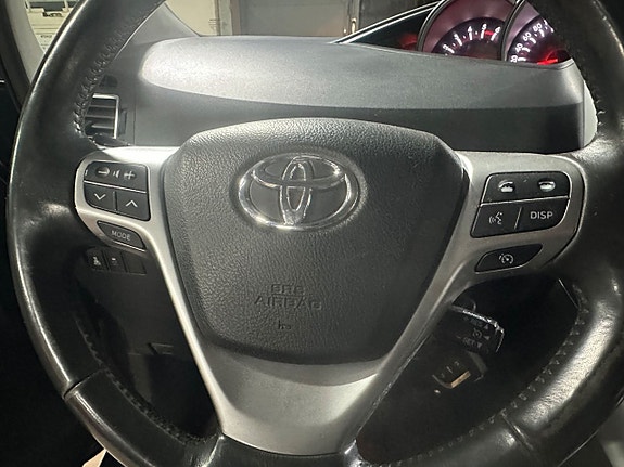 Toyota Verso 17 of 26