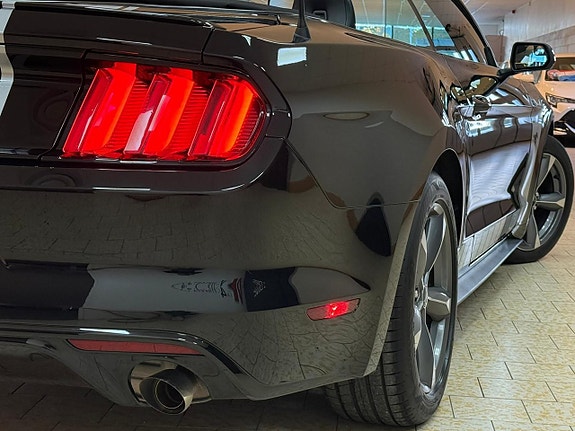 Ford Mustang 27 of 27
