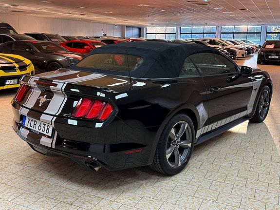 Ford Mustang 24 of 27