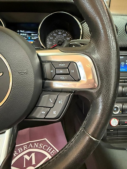 Ford Mustang 18 of 27