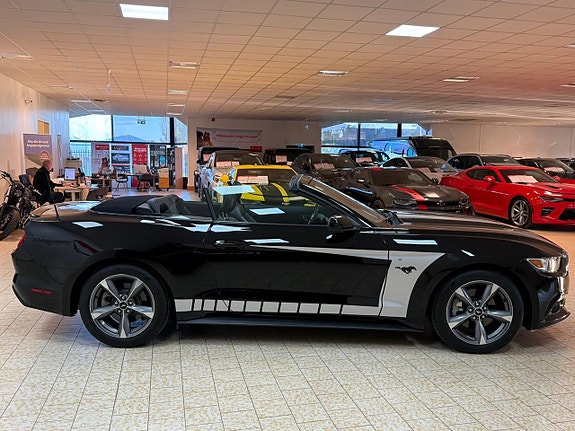 Ford Mustang 7 of 27