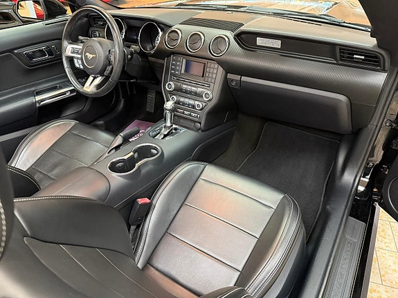Ford Mustang 14 of 27