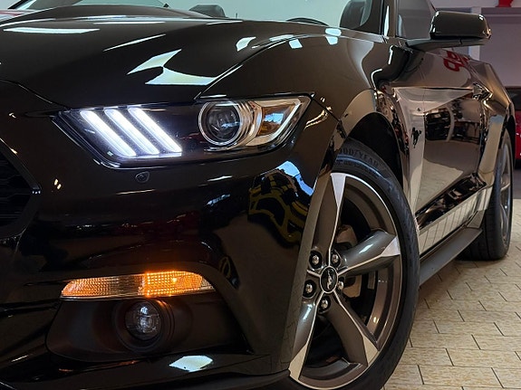 Ford Mustang 26 of 27