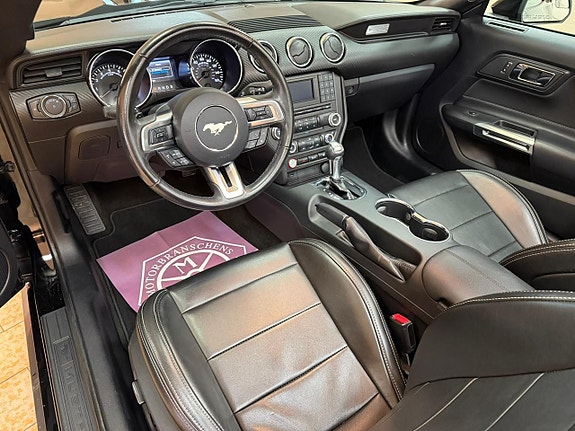 Ford Mustang 12 of 27