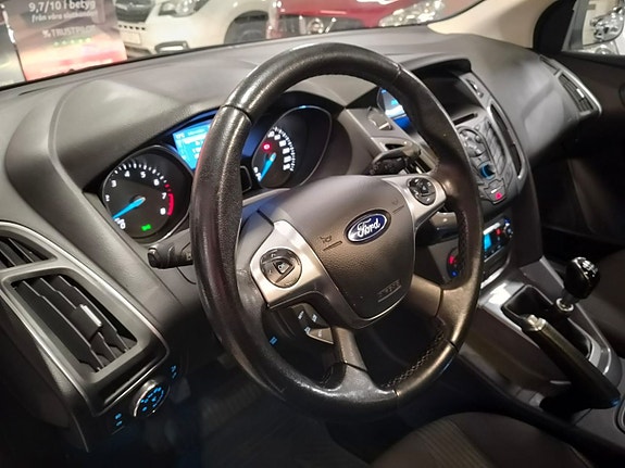 Ford Focus 7 of 16