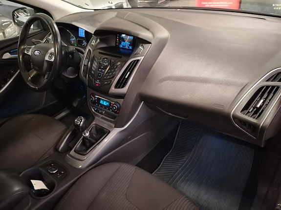 Ford Focus 9 of 16